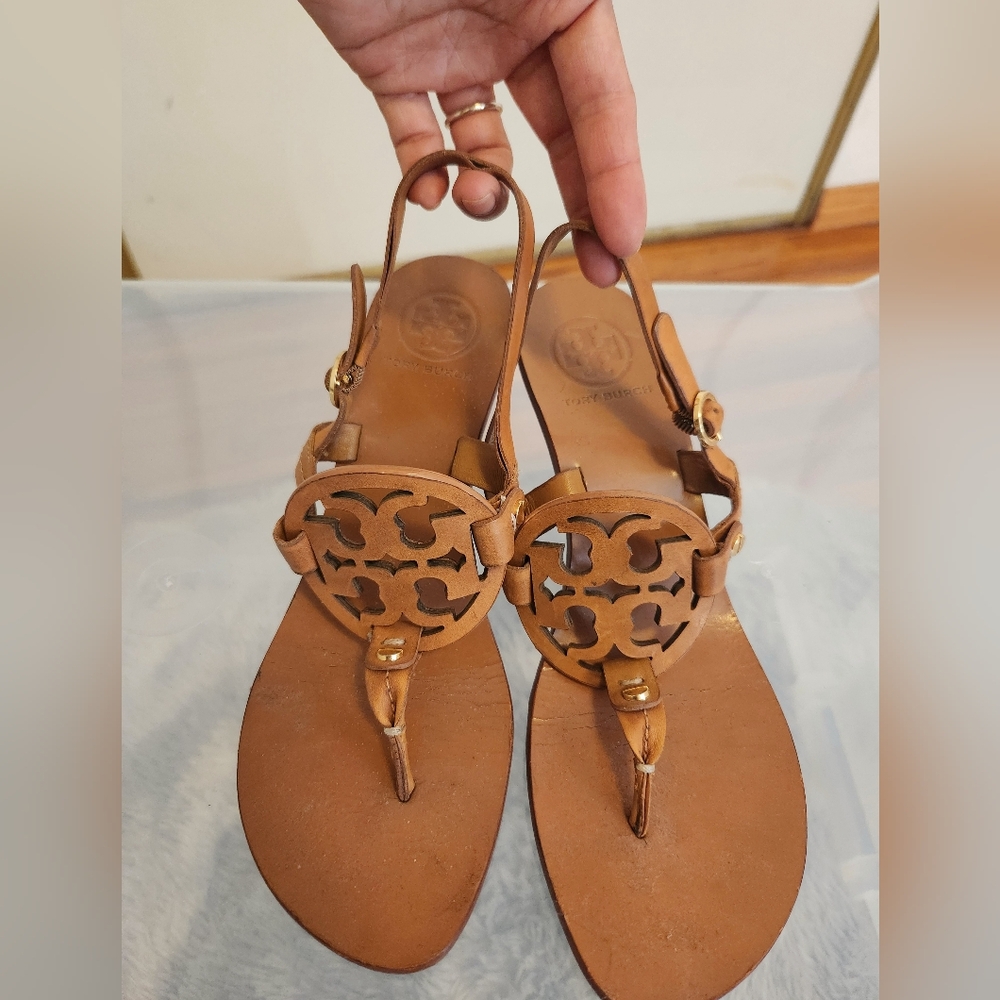 Tory Burch HOLLY - TAN LEATHER  Women's Sandal (Size 6.5/37)